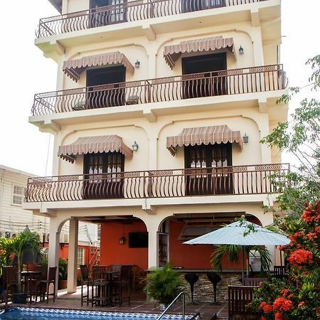 Windjammer International Cuisine & Comfort Inn Georgetown Extérieur photo