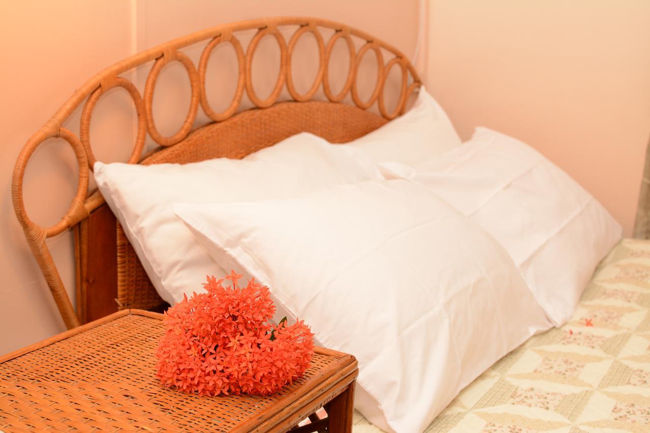 Windjammer International Cuisine & Comfort Inn Georgetown Extérieur photo