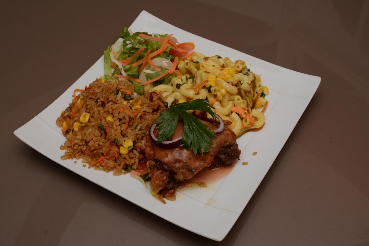 Windjammer International Cuisine & Comfort Inn Georgetown Extérieur photo