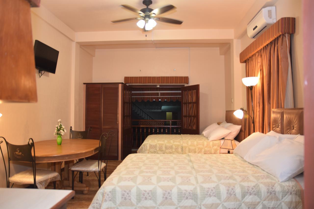 Windjammer International Cuisine & Comfort Inn Georgetown Extérieur photo