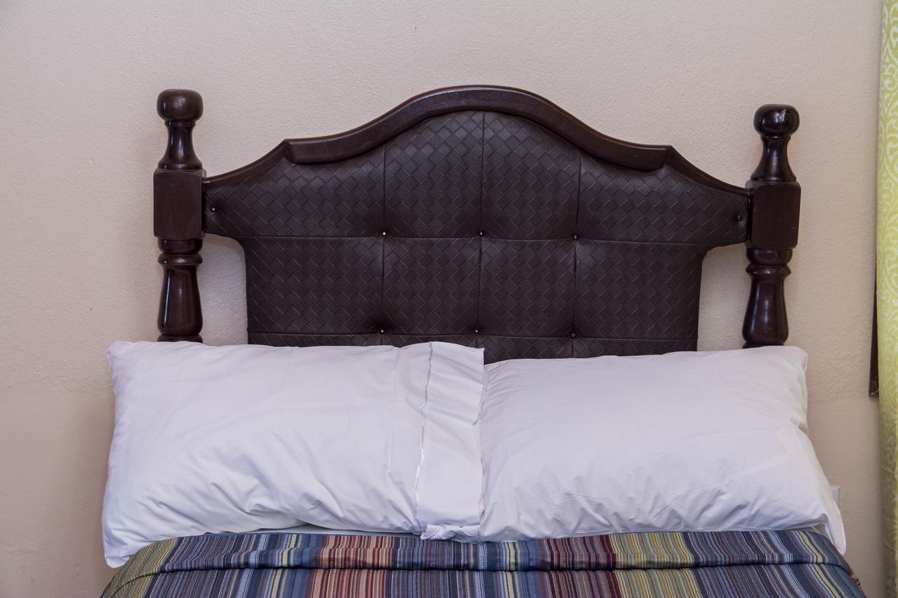 Windjammer International Cuisine & Comfort Inn Georgetown Extérieur photo