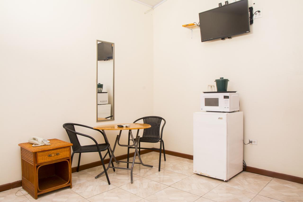 Windjammer International Cuisine & Comfort Inn Georgetown Extérieur photo