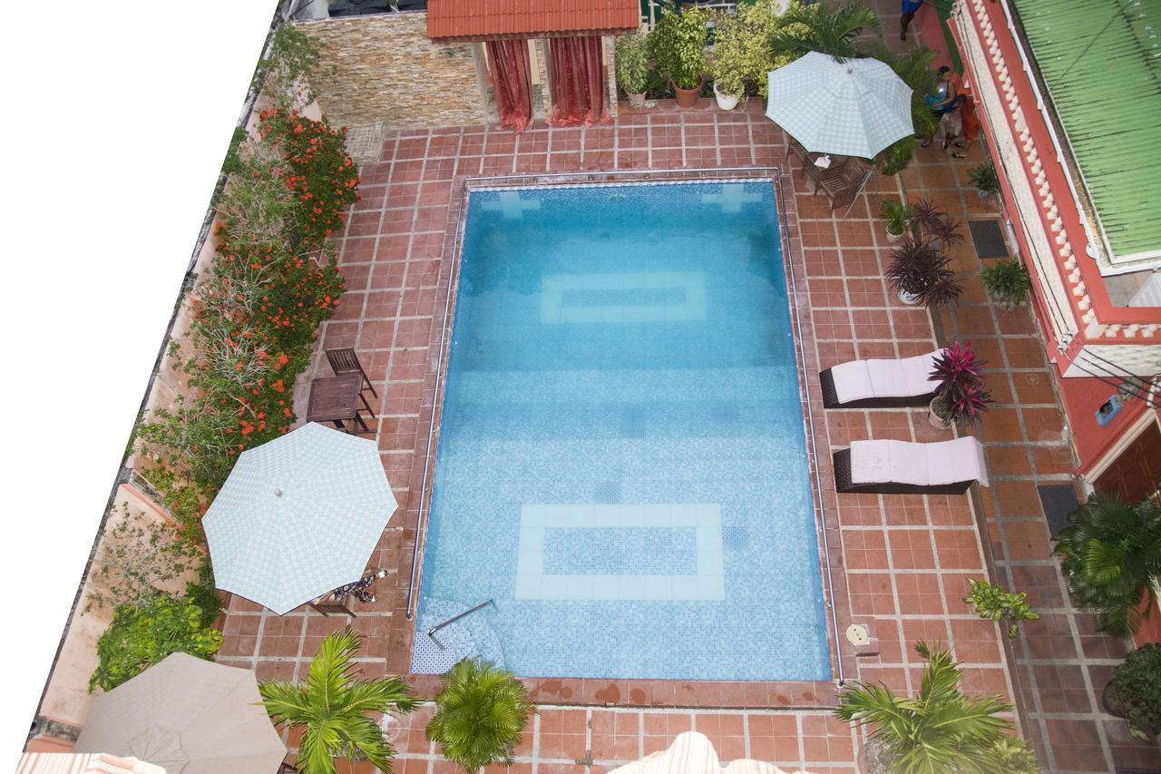 Windjammer International Cuisine & Comfort Inn Georgetown Extérieur photo