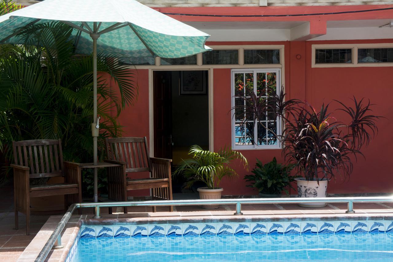Windjammer International Cuisine & Comfort Inn Georgetown Extérieur photo