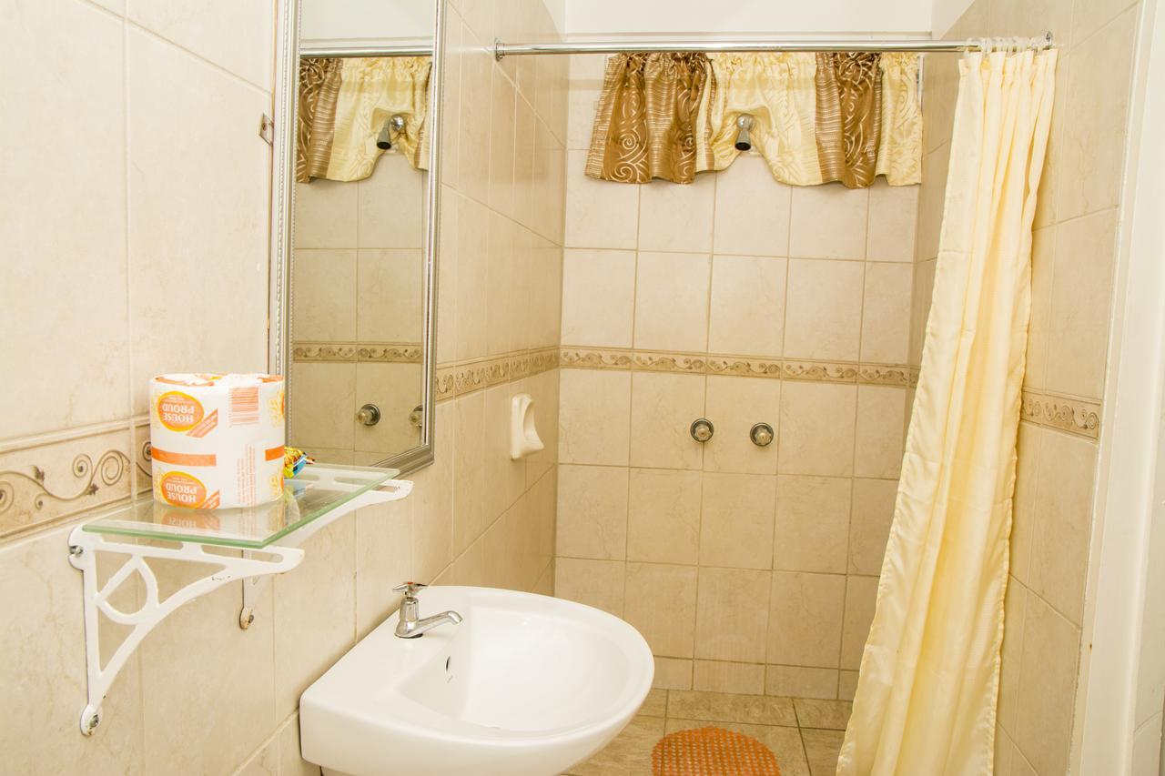 Windjammer International Cuisine & Comfort Inn Georgetown Extérieur photo