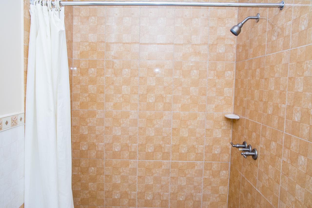 Windjammer International Cuisine & Comfort Inn Georgetown Extérieur photo